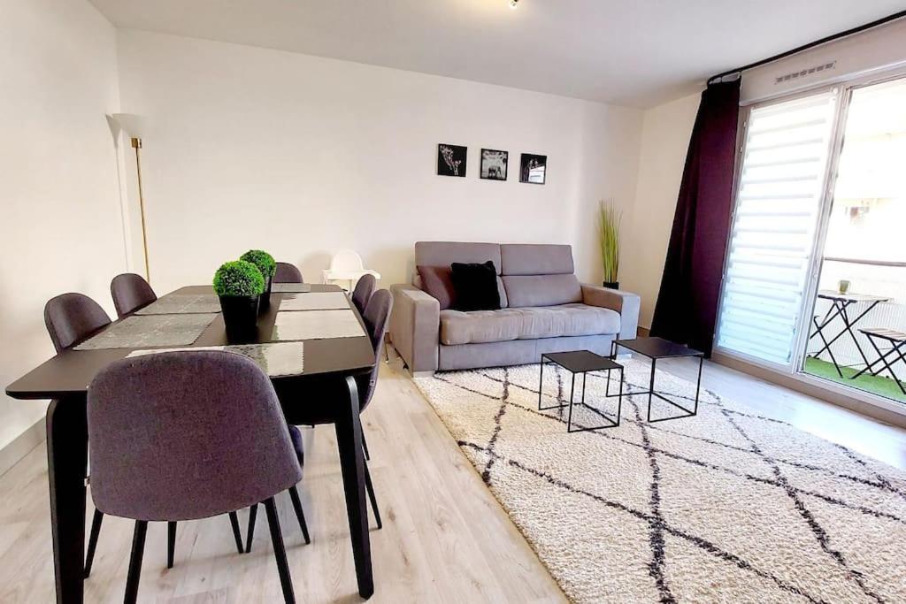 Cosy Home 2, 2 Chambres, 6 Personnes, 3 Min Gare, Parking Cergy Esterno foto