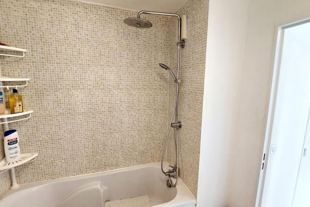 Cosy Home 2, 2 Chambres, 6 Personnes, 3 Min Gare, Parking Cergy Esterno foto